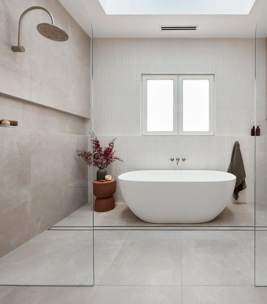 Mediterranean Clay-and-Stone Look